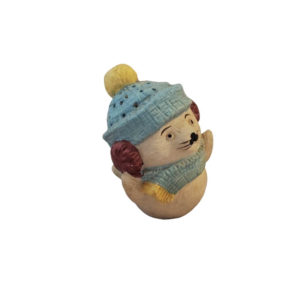 Vintage winter seal pomander